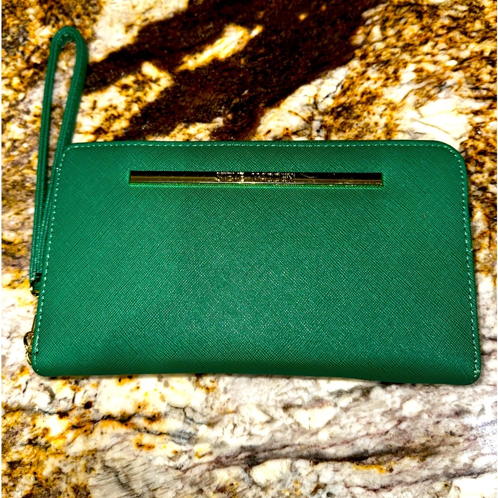 Steve Madden wristlet
